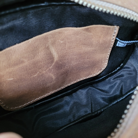 Brave Venice Leather Belt Bag Crossbody - Picture 7 of 9